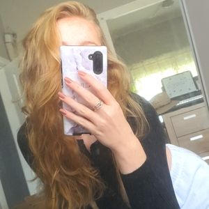 Meet your Posher, Chloe